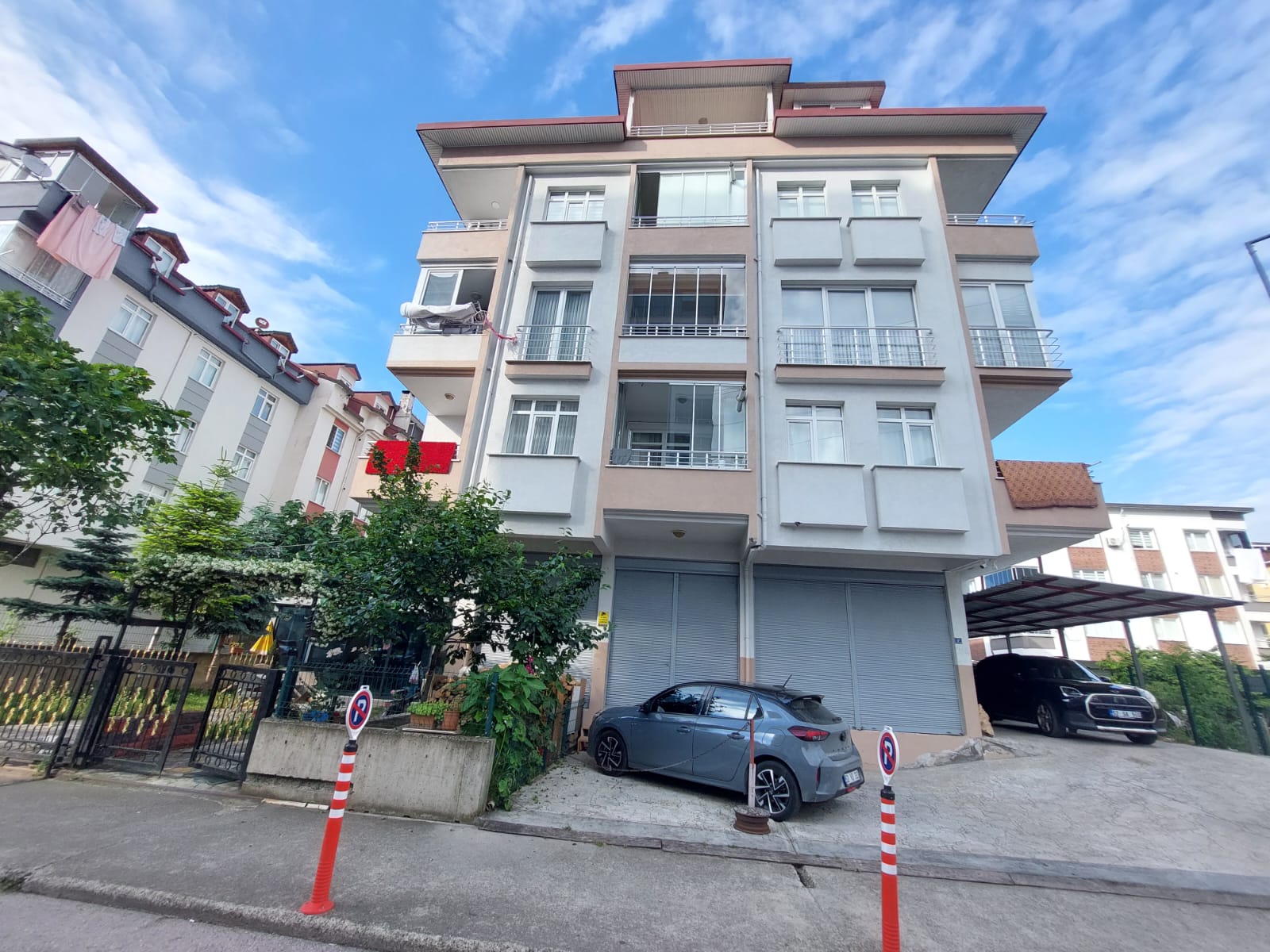 KARŞIYAKA MAHALLESİ ADALET CADDESINDE KİRALIK 2+1